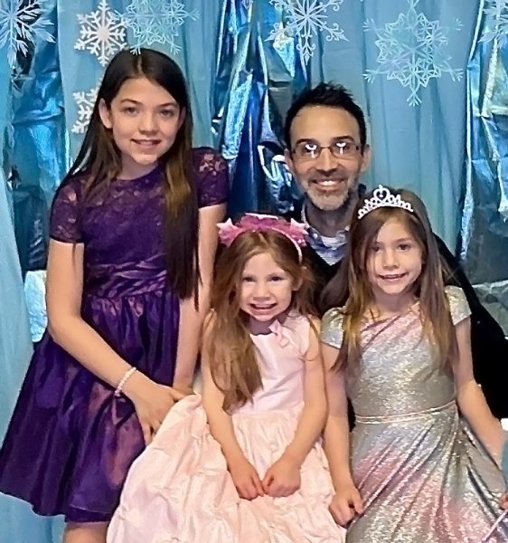 Kentucky Web Designer Brandon Crabtree and his 3 Daughters